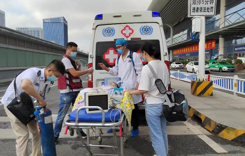 威信县救护车出租公司