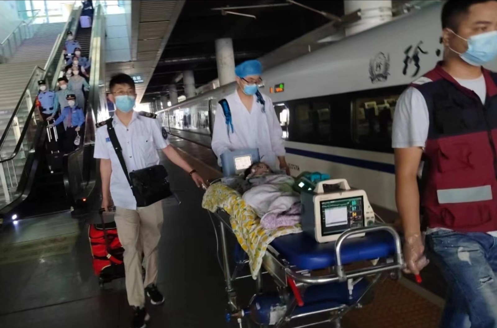 威信县高铁转运公司